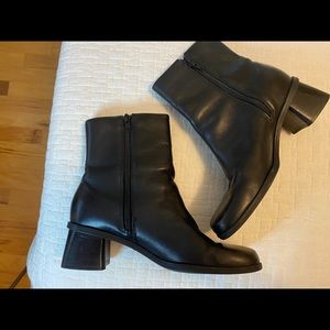 Enzo Chelsea Leather Boot 8M